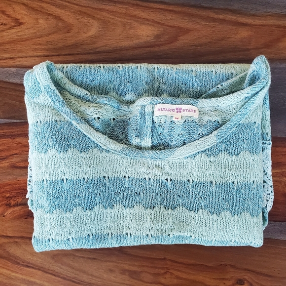 Beautiful Altar'd State, Ladies Long Sleeve Sweater, Striped, Lace, Ribbon Back - Picture 7 of 7